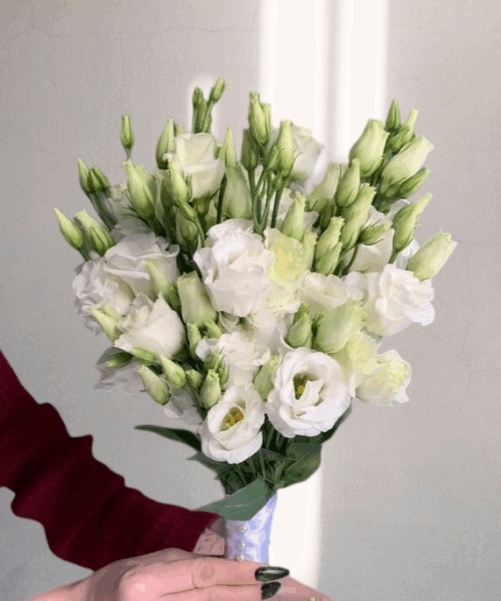 Нежный свадебный букет из эустомы