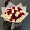 Букет-микс из 51 красной и белой роз