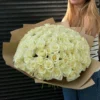 Шикарный букет из 101 белой розы 50 см