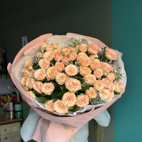 Нежный монобукет из кустовых роз
