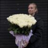 51 роза в коробке