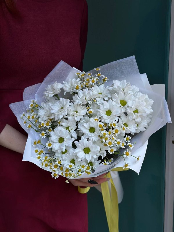 Топ-7 популярных цветов для доставки 8 июля в День семьи, любви и верности