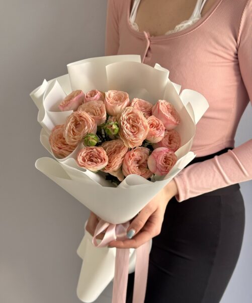 Монобукет нежных кустовых роз