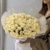 Шикарный монобукет из 51 белой кенийской розы