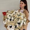 Большой сборный букет из хризантемы и танацетума