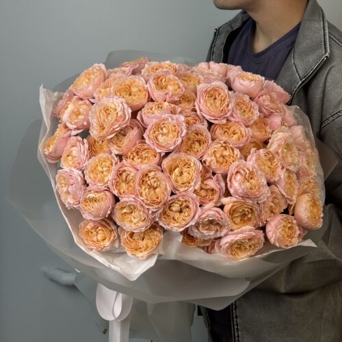 Монобукет из 25 кустовых роз Джульетта