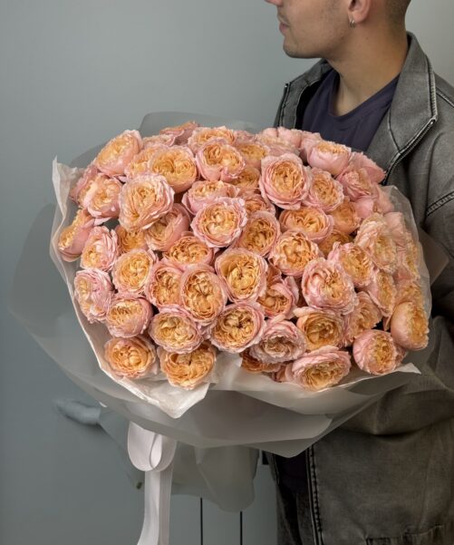 Монобукет из 25 кустовых роз Джульетта