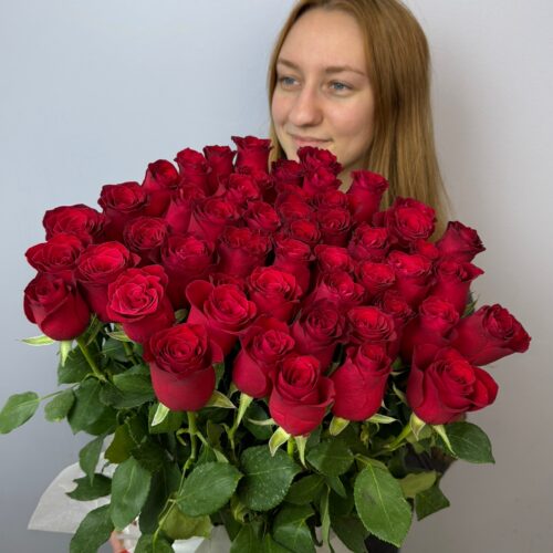 Шикарная коробка из 51 красной розы
