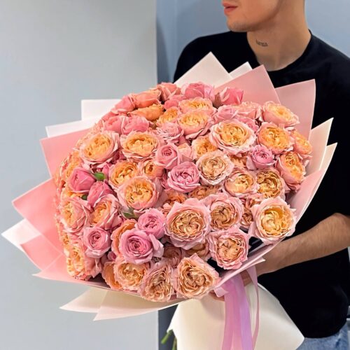 Wow-букет из 25 кустовых пионовидных роз
