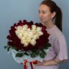 Коробка Сердце с красными и белыми розами