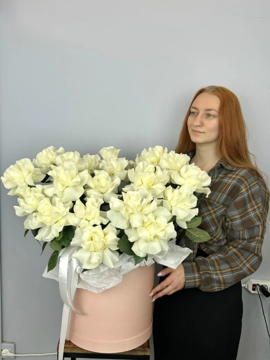 Коробочка из 19 французских роз