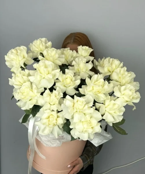 Коробочка из 19 французских роз