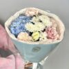 Букет с голубой гортензией, розами и хризантемами